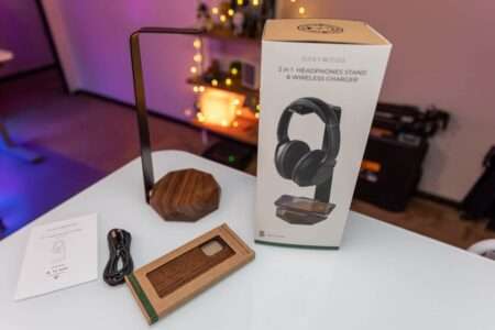 OAKYWOOD 2-in-1 Headphone Stand and Wooden Smartphone Case