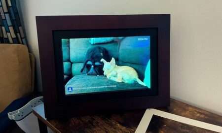 Brookstone Photo Share Wireless Picture Frame