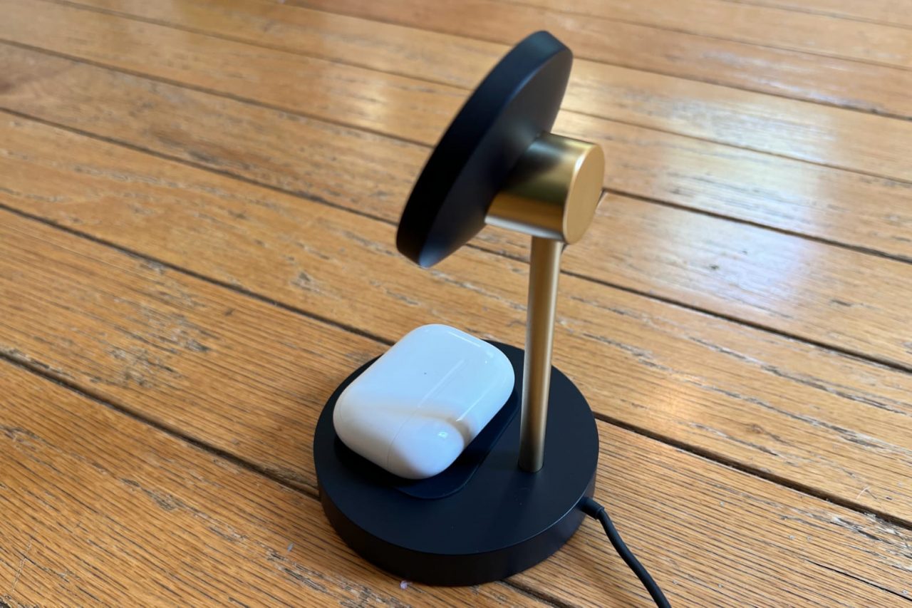 iOttie Velox Magnetic Charging Stand