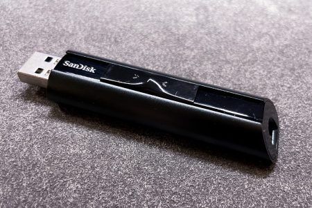 SanDisk Extreme Pro USB 3.2 Solid State Flash Drive